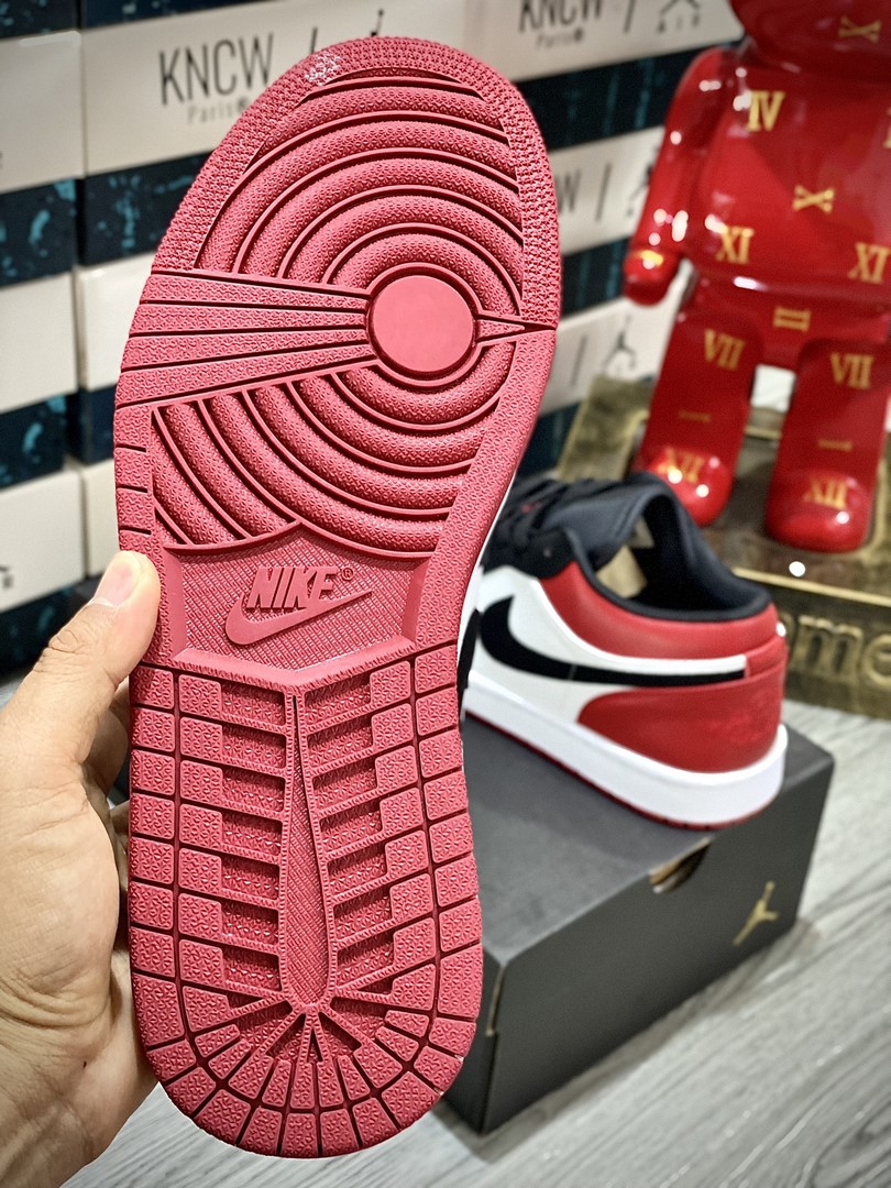 Giày Nike Air Jordan 1 Low Red Black Toe Like Auth