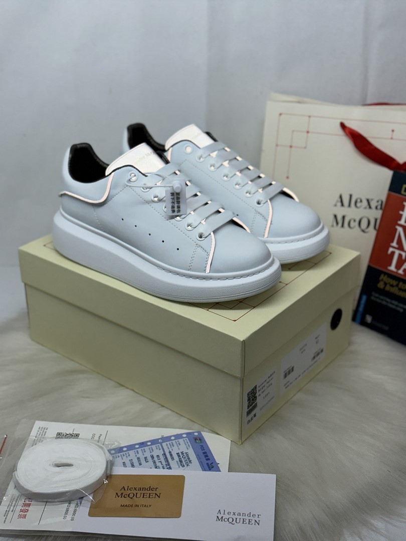 Giày Alexander McQueen Oversized Sneaker