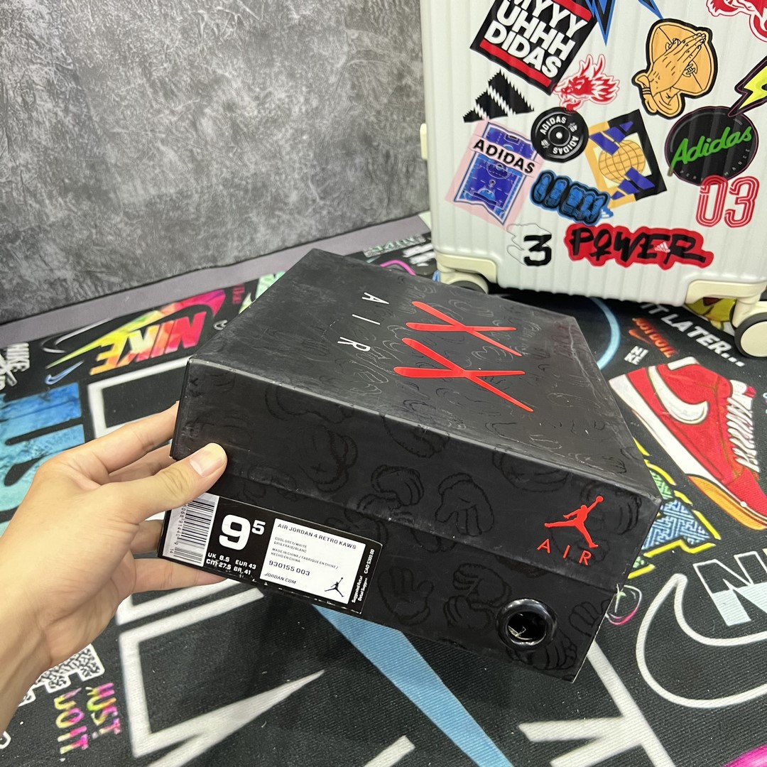 Giày Nike Air Jordan 4 Retro Kaws Best Quality