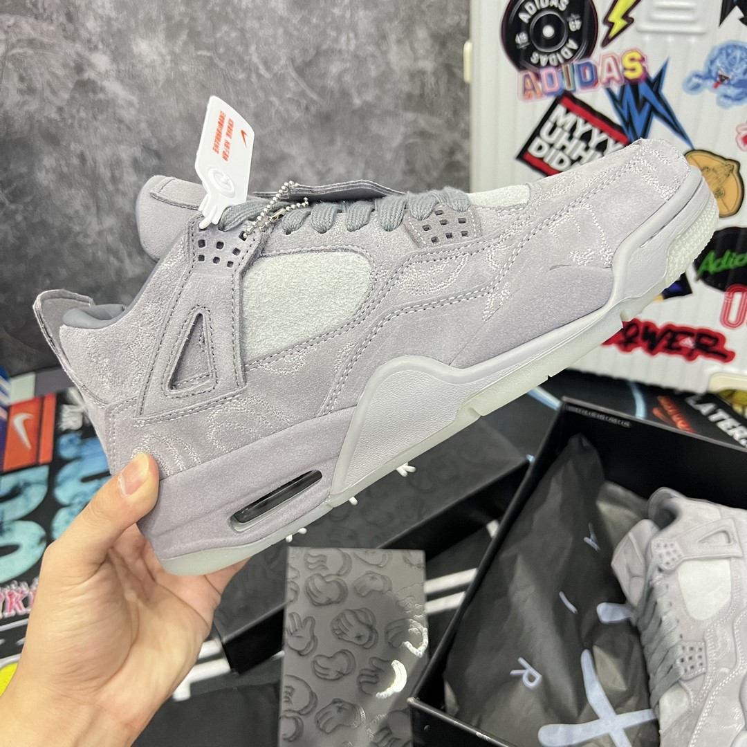 Giày Nike Air Jordan 4 Retro Kaws Best Quality