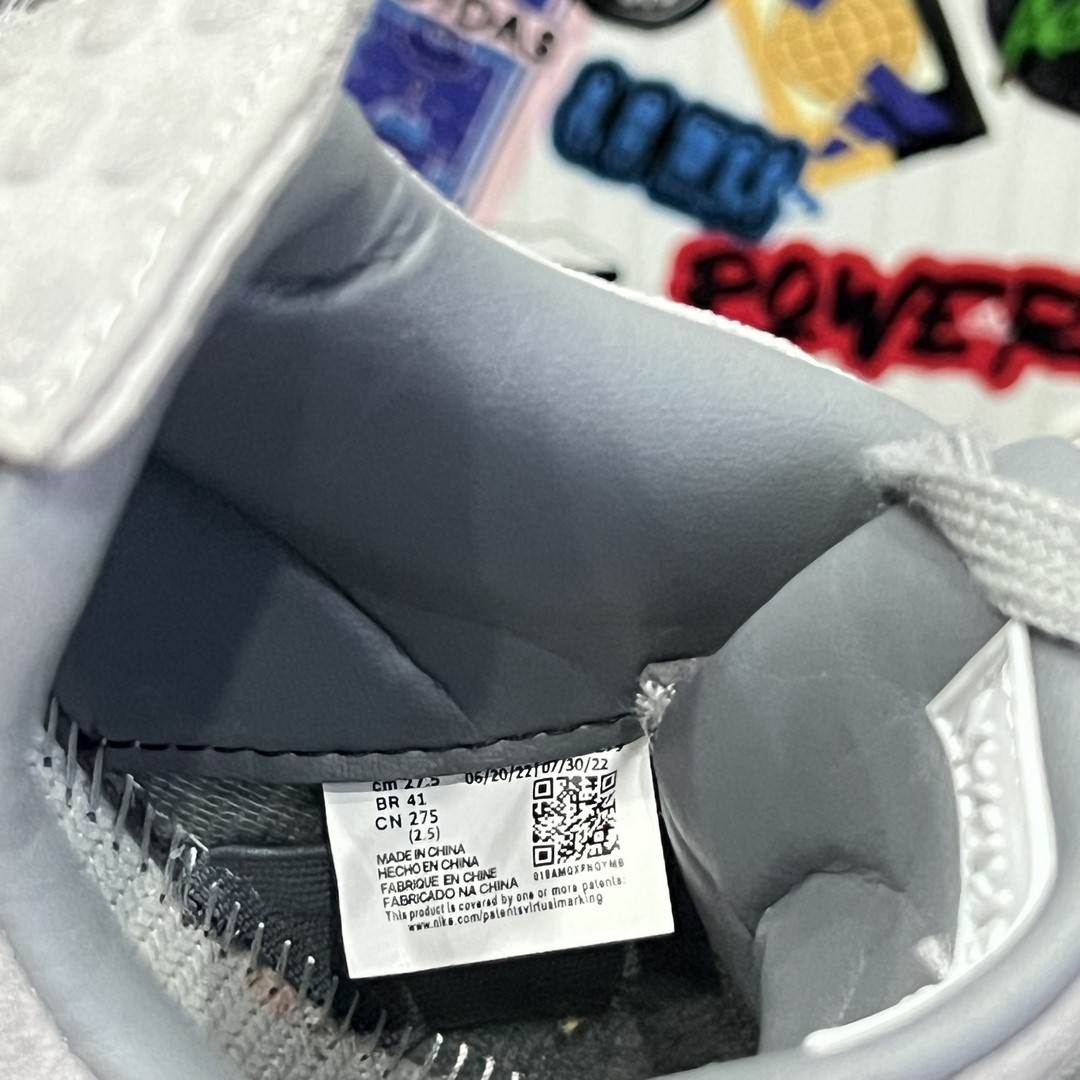 Giày Nike Air Jordan 4 Retro Kaws Best Quality
