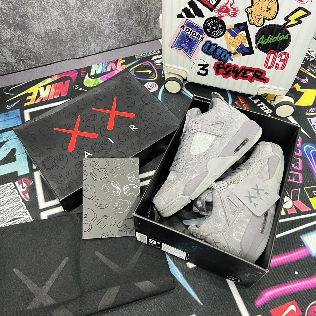 Giày Nike Air Jordan 4 Retro Kaws Best Quality
