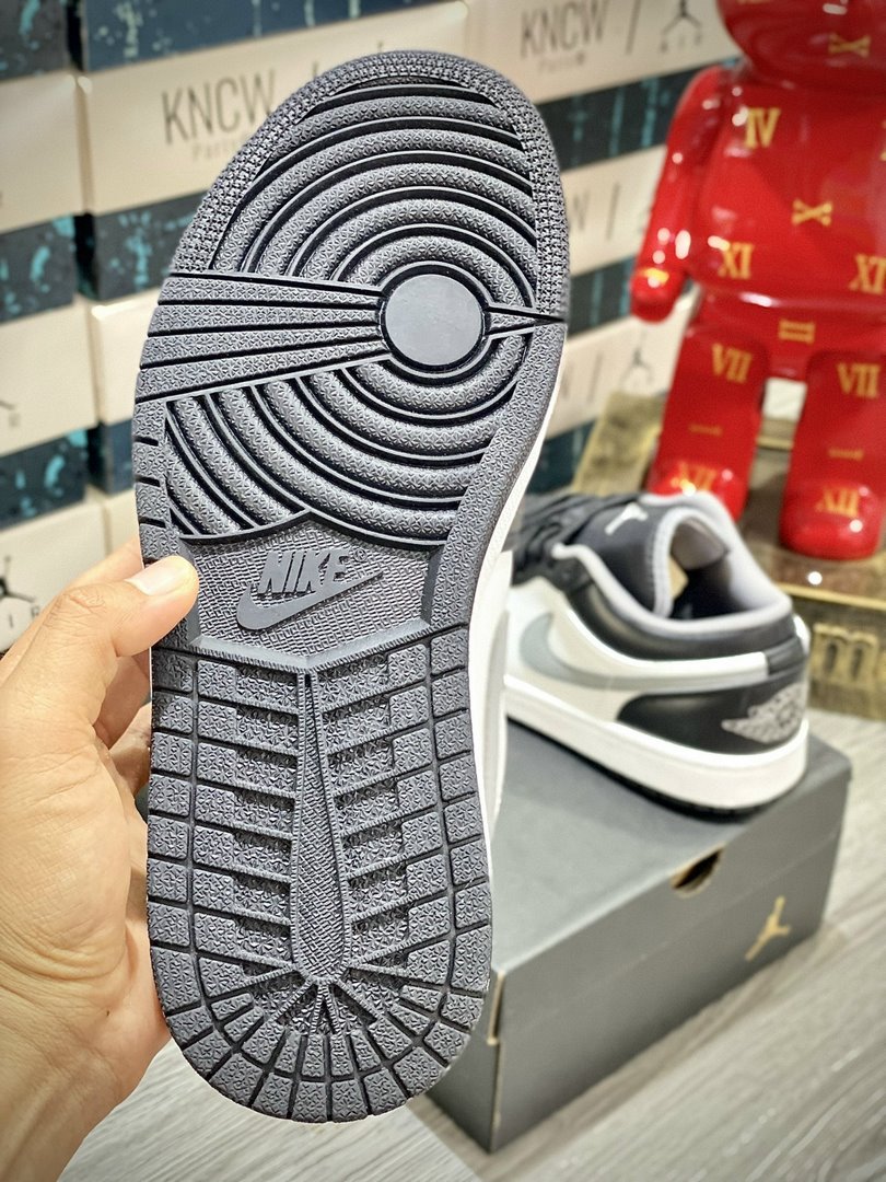 Giày Nike Air Jordan 1 Low Smoke Grey V3 Like Auth