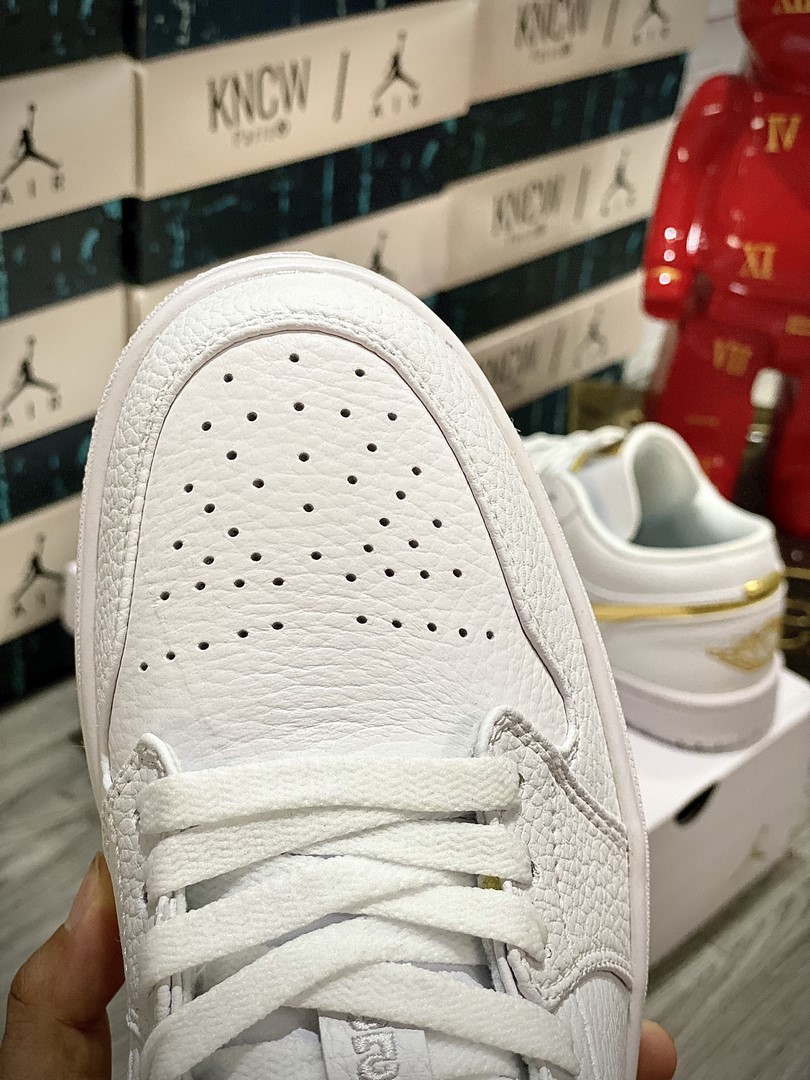 Giày Nike Air Jordan 1 Low White Swosh Gold Like Auth