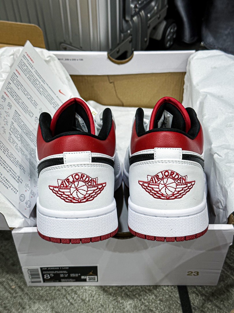 Giày Nike Air Jordan Low University Red Black Like Auth