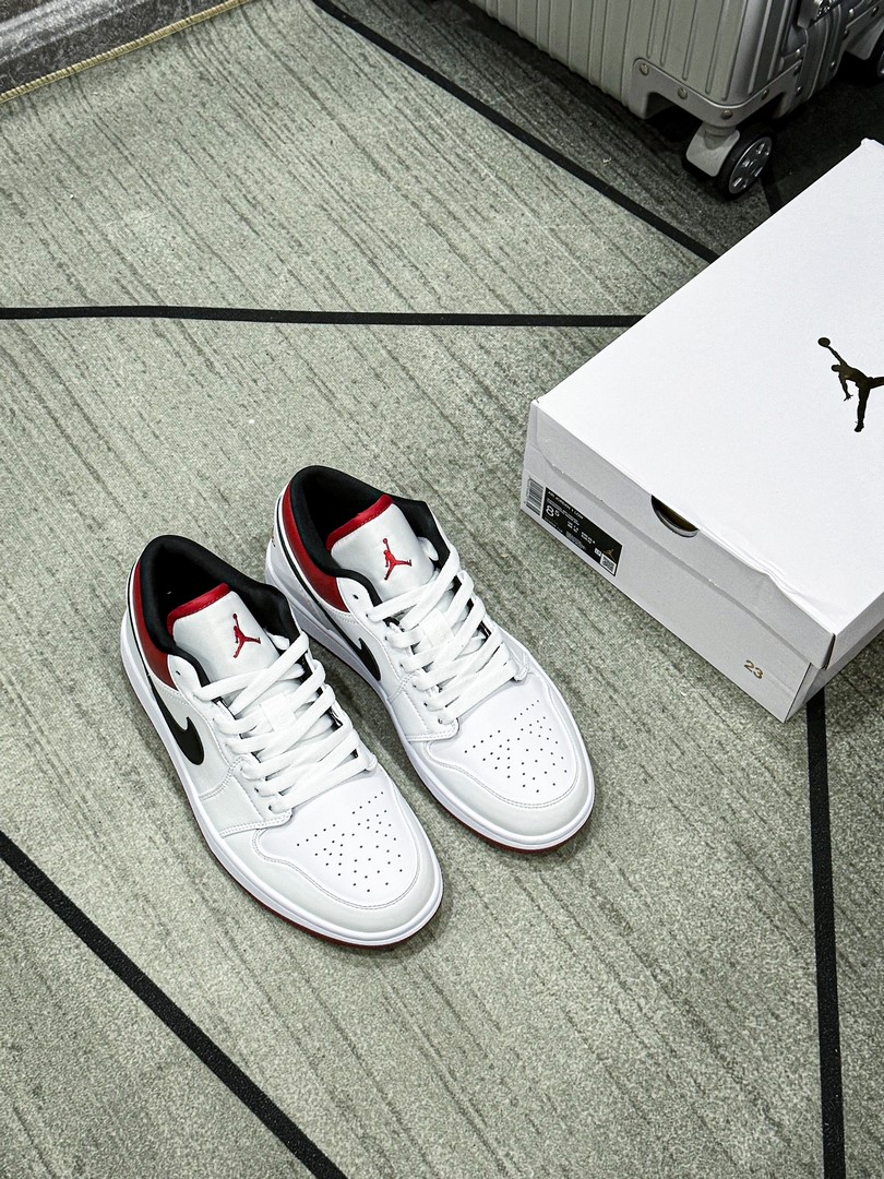 Giày Nike Air Jordan Low University Red Black Like Auth