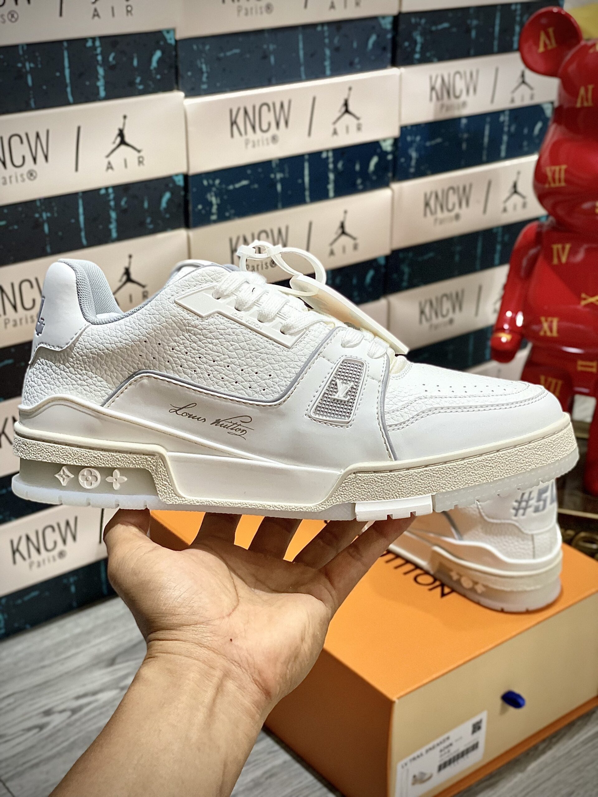 Giày Louis Vuitton Lv Trainer 54 Signature White Like Auth