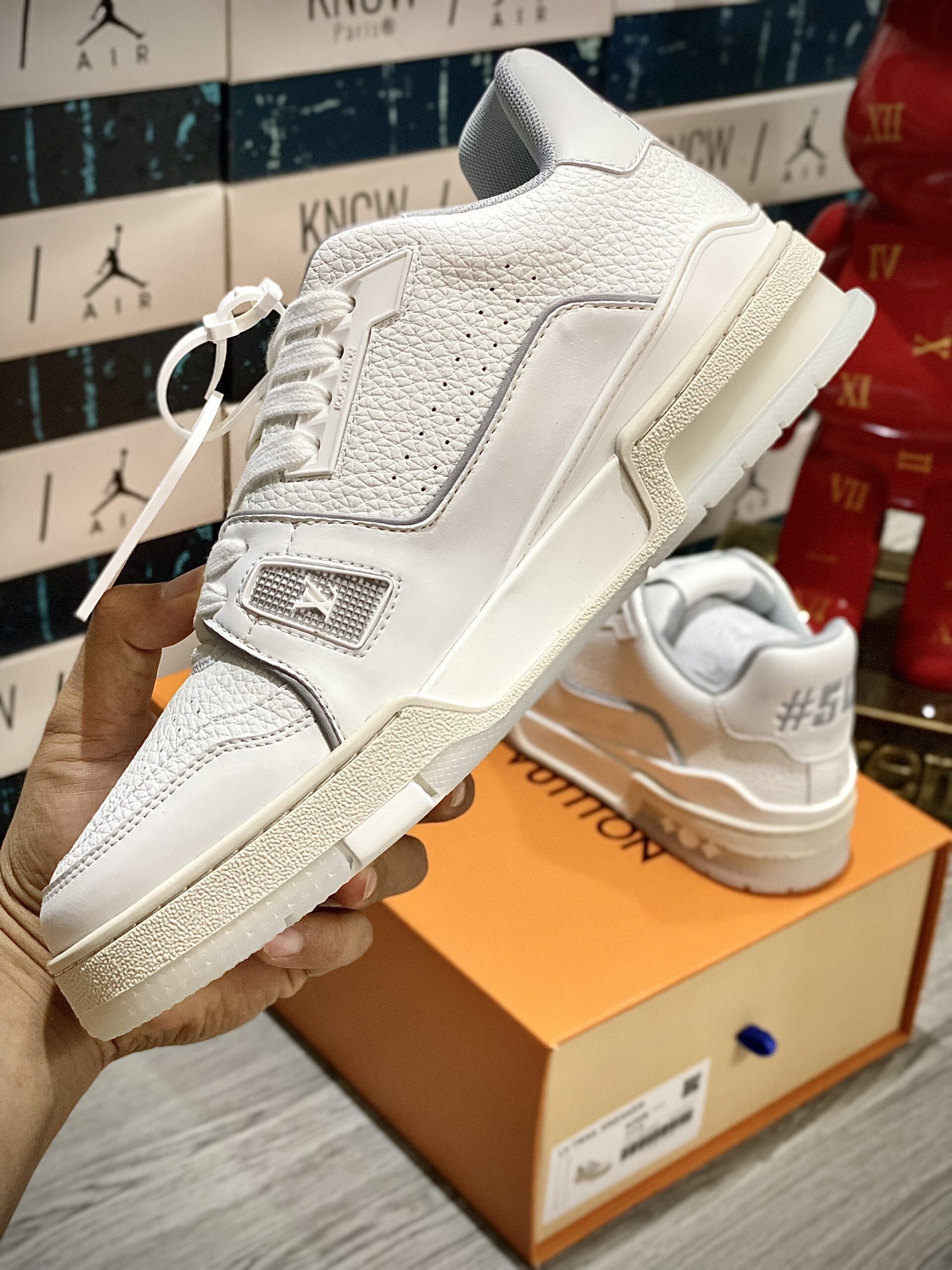 Giày Louis Vuitton Lv Trainer 54 Signature White Like Auth
