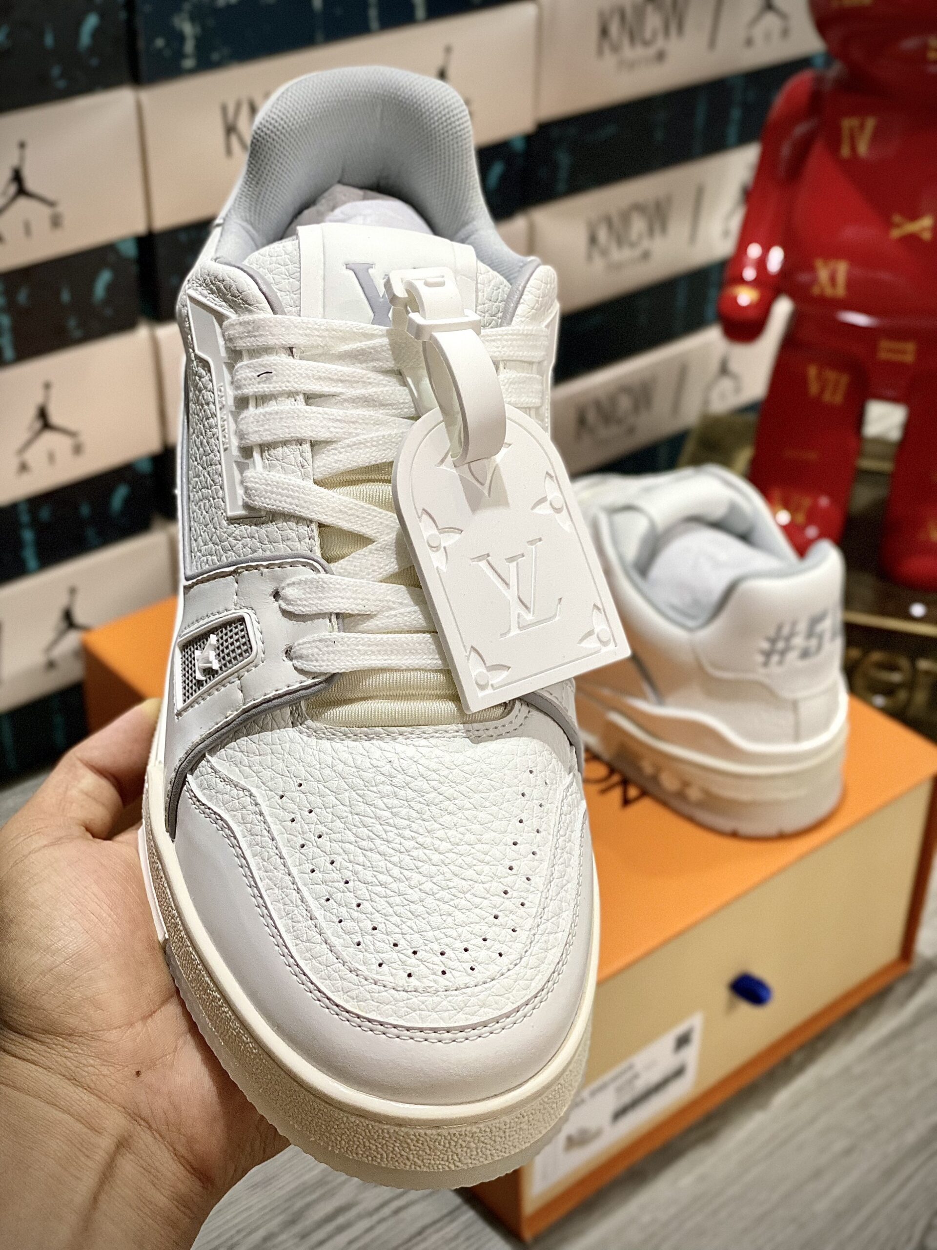 Giày Louis Vuitton Lv Trainer 54 Signature White Like Auth