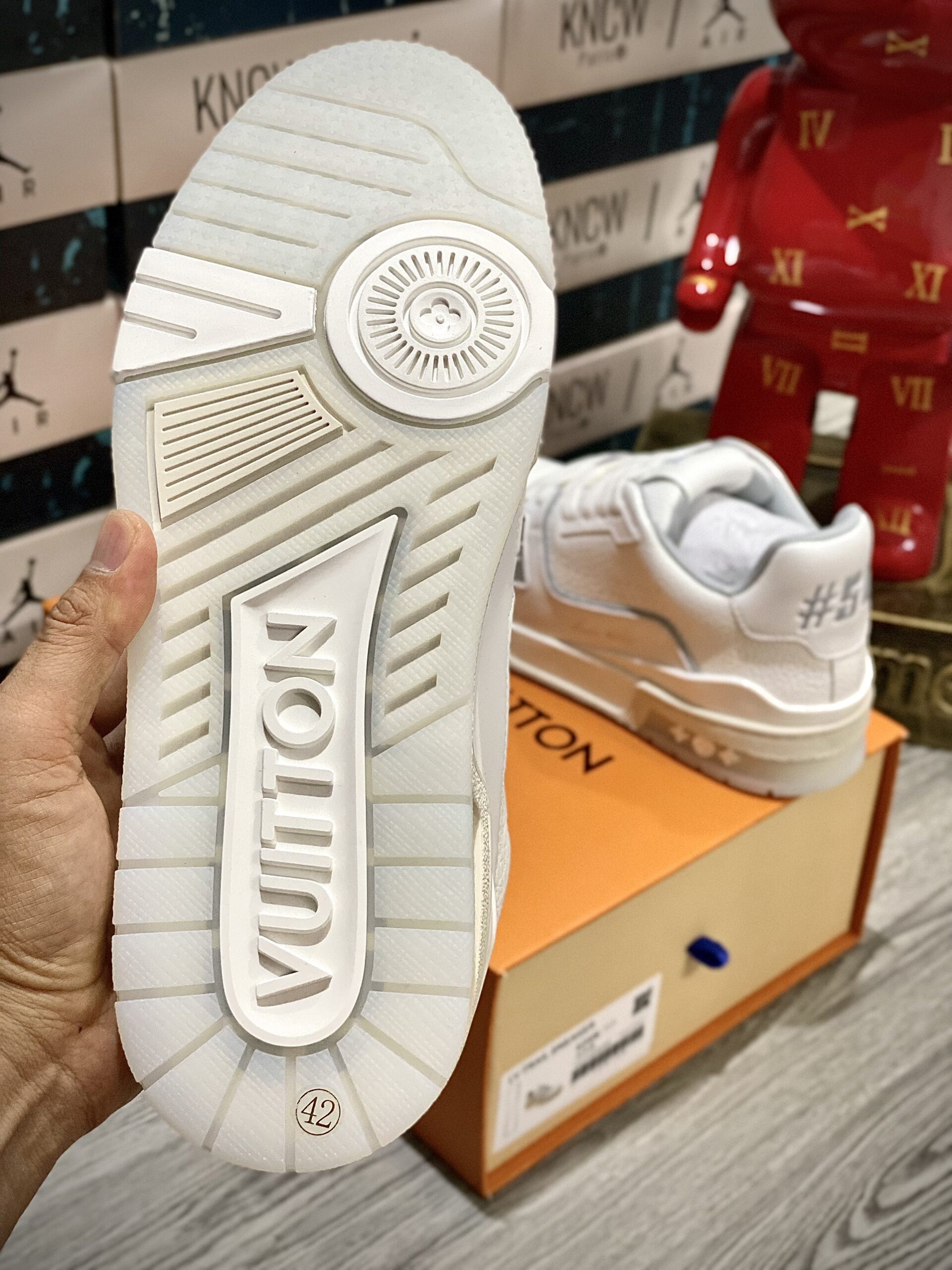 Giày Louis Vuitton Lv Trainer 54 Signature White Like Auth