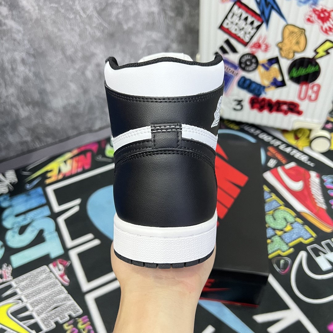 Nike Air Jordan 1 High Panda Like Auth