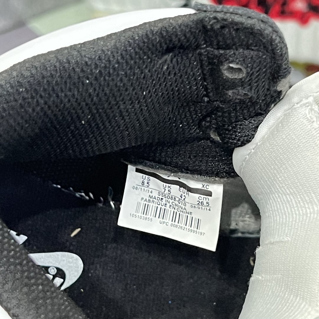 Nike Air Jordan 1 High Panda Like Auth