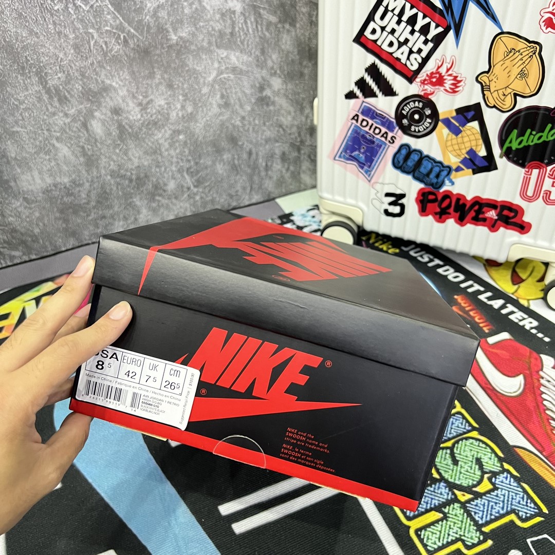 Nike Air Jordan 1 High Panda Like Auth