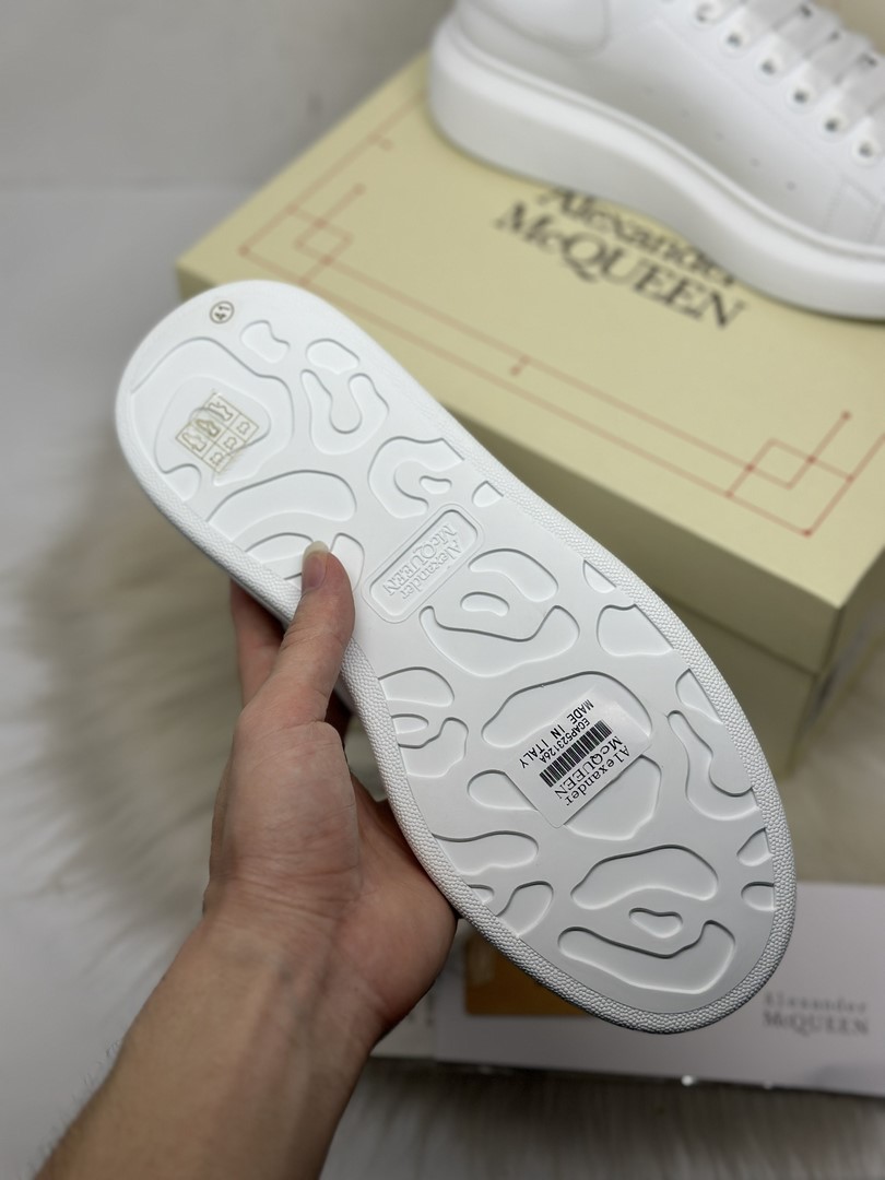 Giày Alexander McQueen Oversized Sneaker