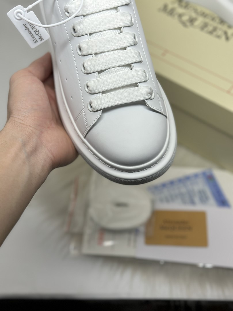 Giày Alexander McQueen Oversized Sneaker