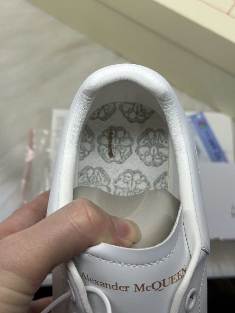 Giày Alexander McQueen Oversized Sneaker