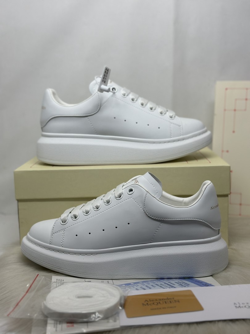 Giày Alexander McQueen Oversized Sneaker