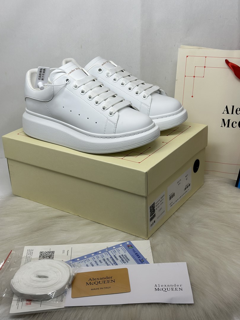 Giày Alexander McQueen Oversized Sneaker
