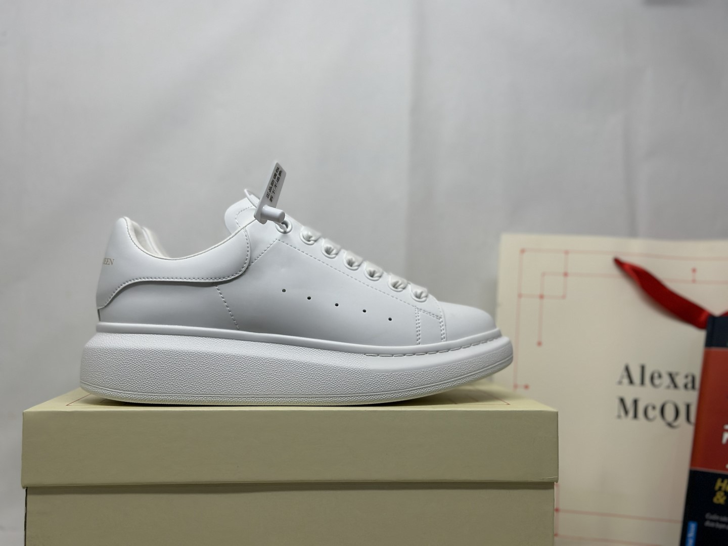 Giày Alexander McQueen Oversized Sneaker