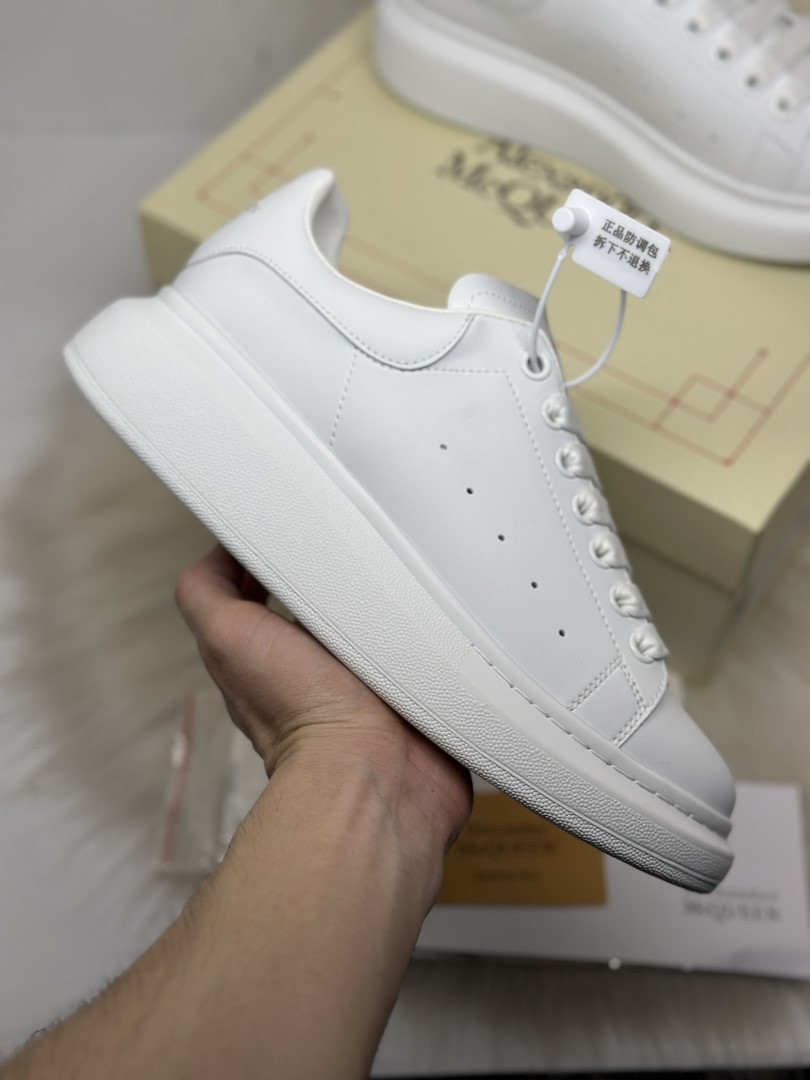 Giày Alexander McQueen Oversized Sneaker