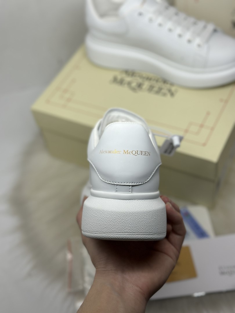 Giày Alexander McQueen Oversized Sneaker