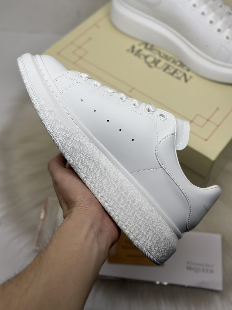 Giày Alexander McQueen Oversized Sneaker