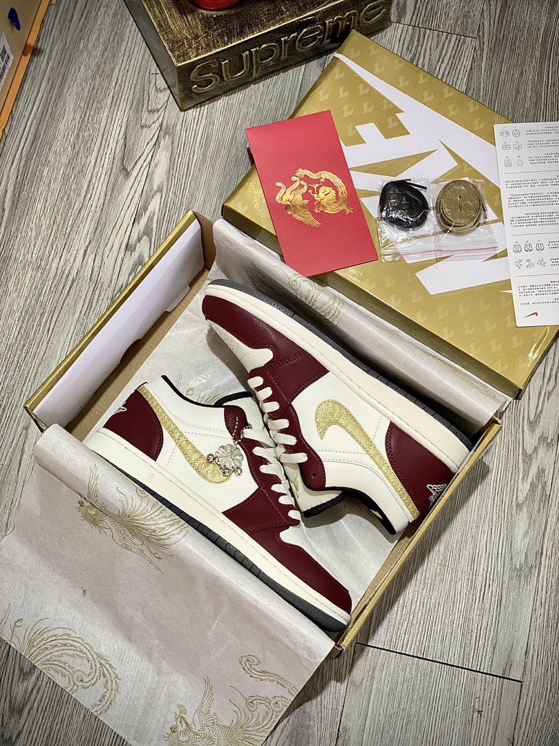 Giày Nike Air Jordan 1 Low Off The Grangon 2024