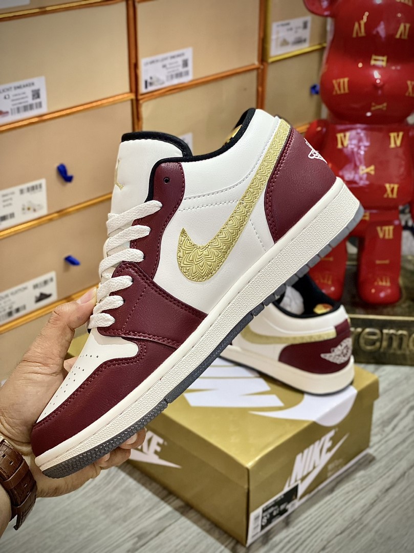 Giày Nike Air Jordan 1 Low Off The Grangon 2024