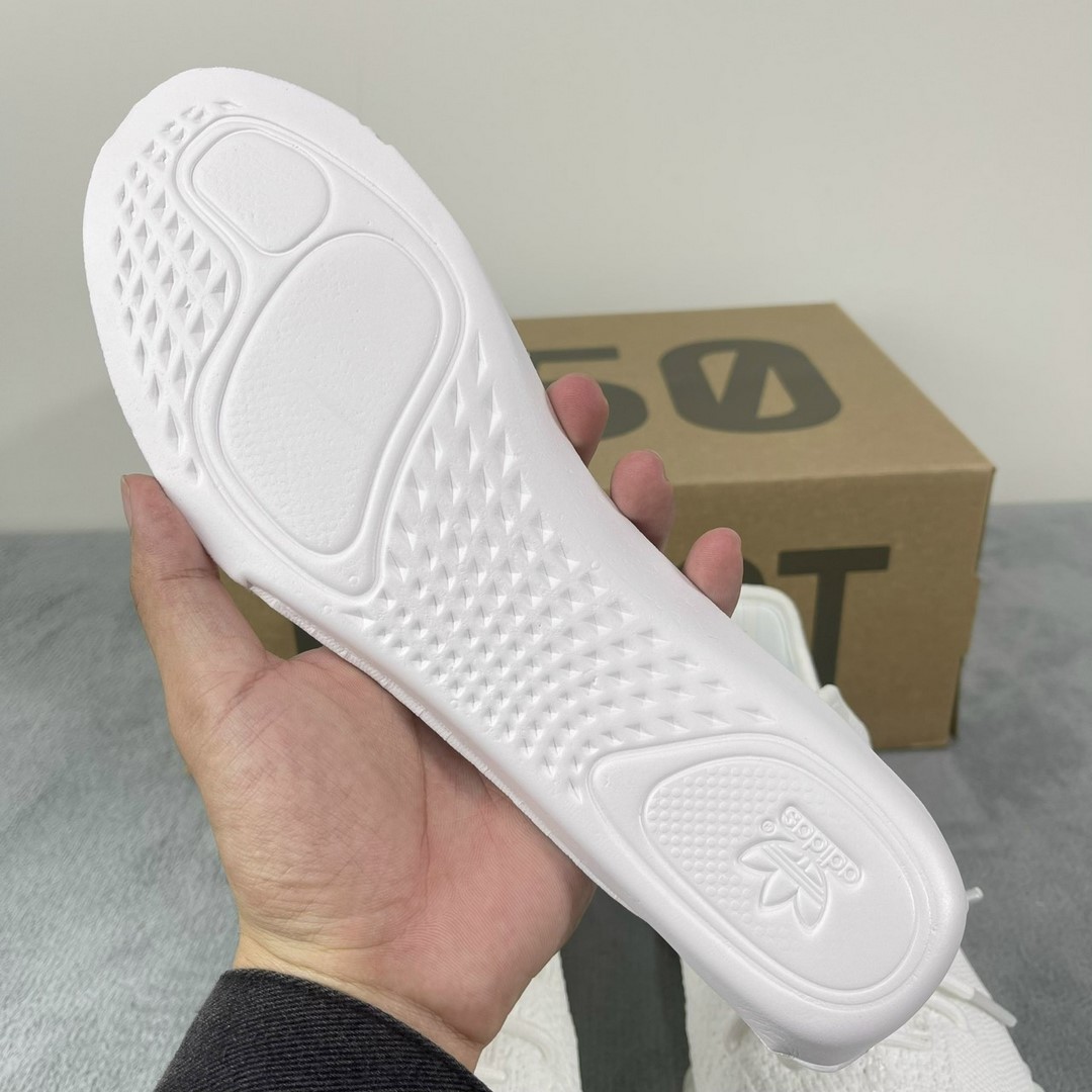 Giày Adidas Yzy350