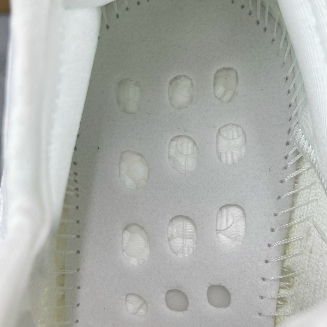 Giày Adidas Yzy350