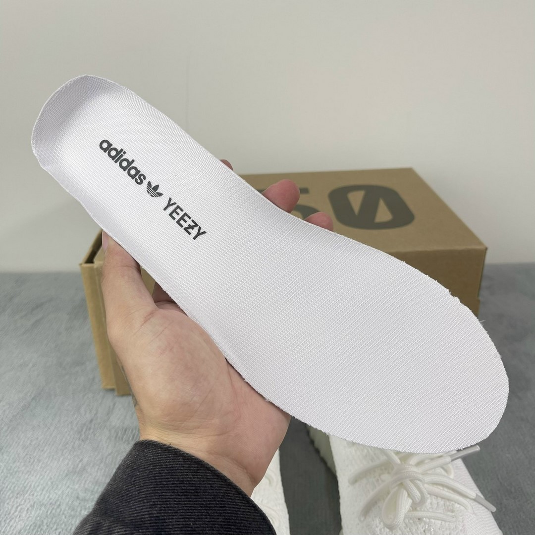 Giày Adidas Yzy350