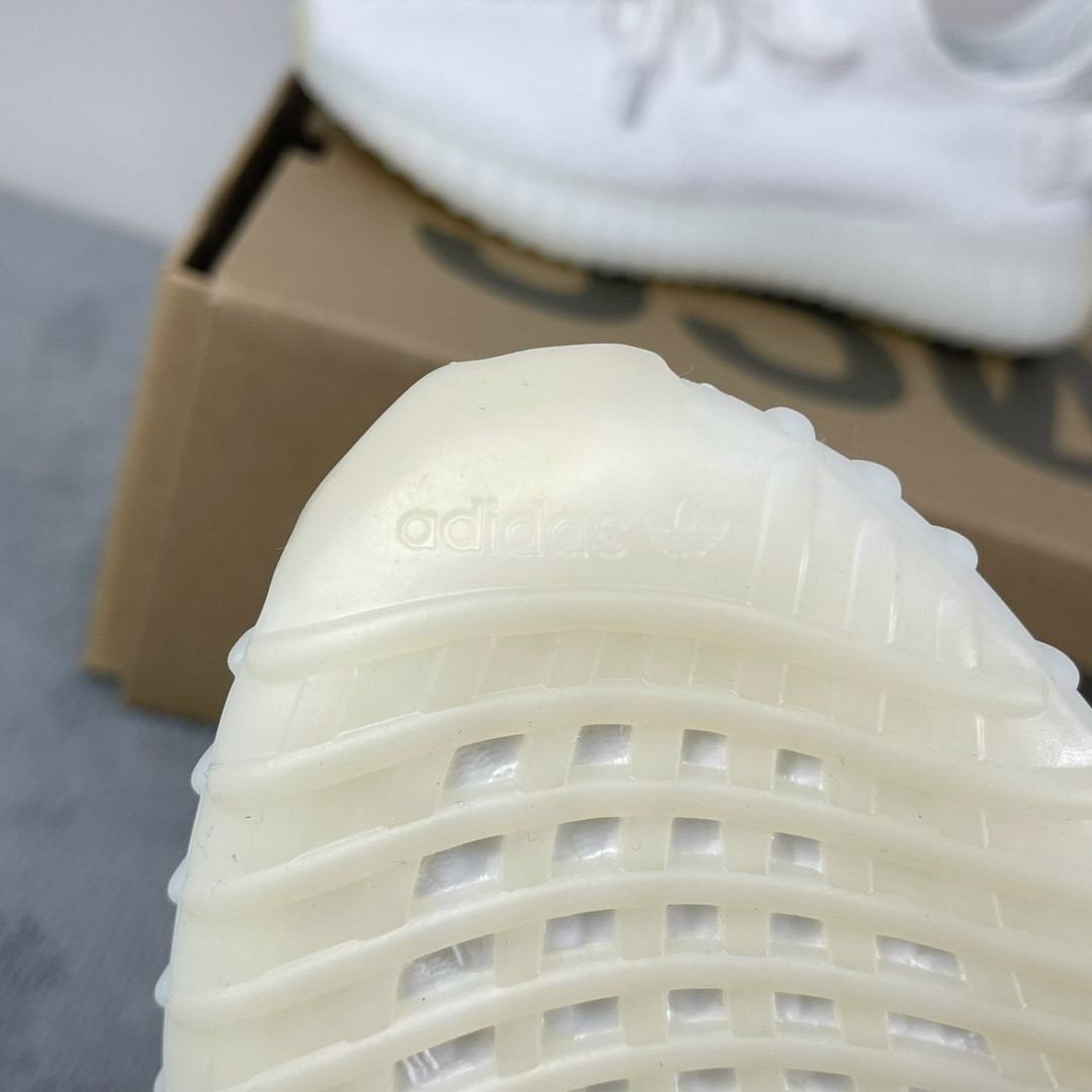 Giày Adidas Yzy350