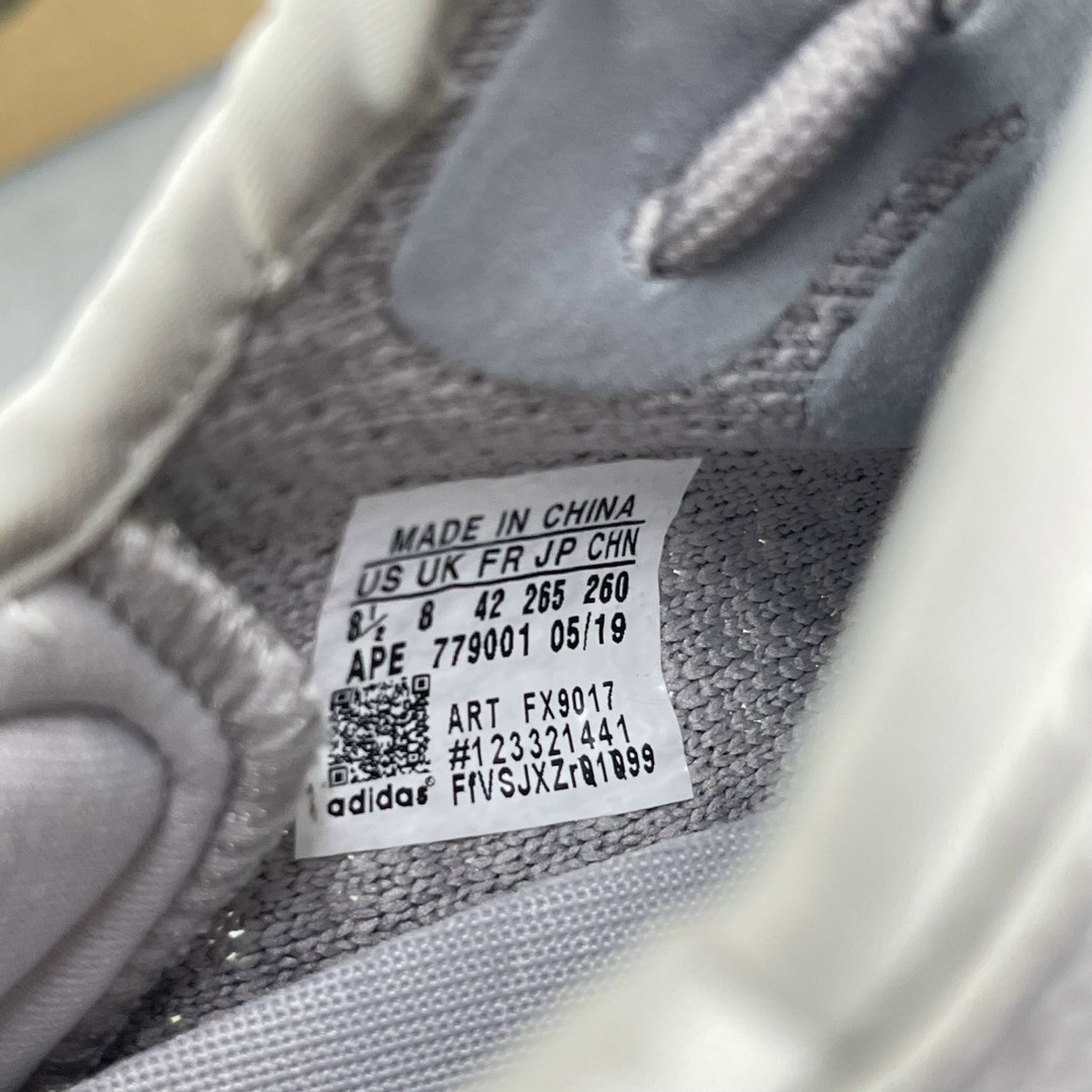 Giày Adidas Yzy350