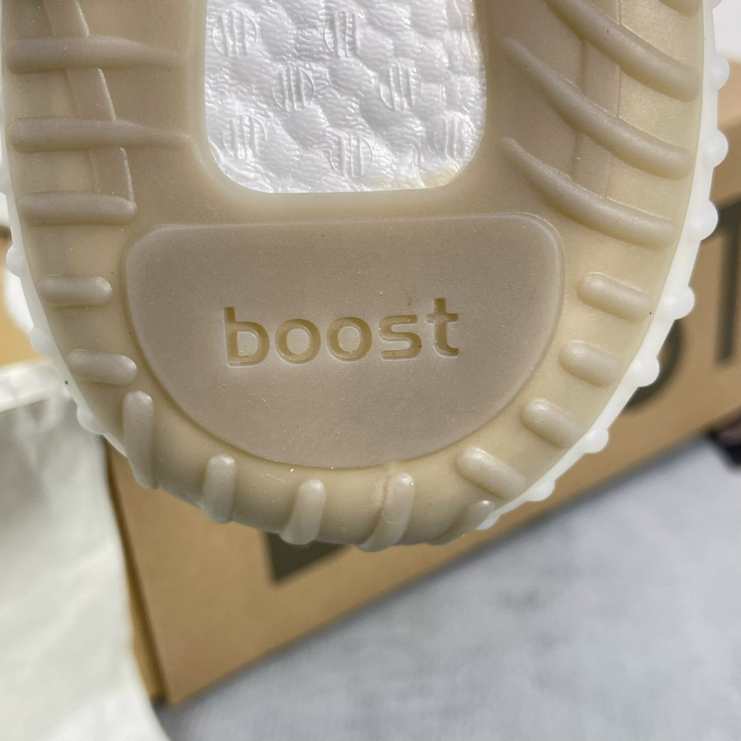 Giày Adidas Yzy350