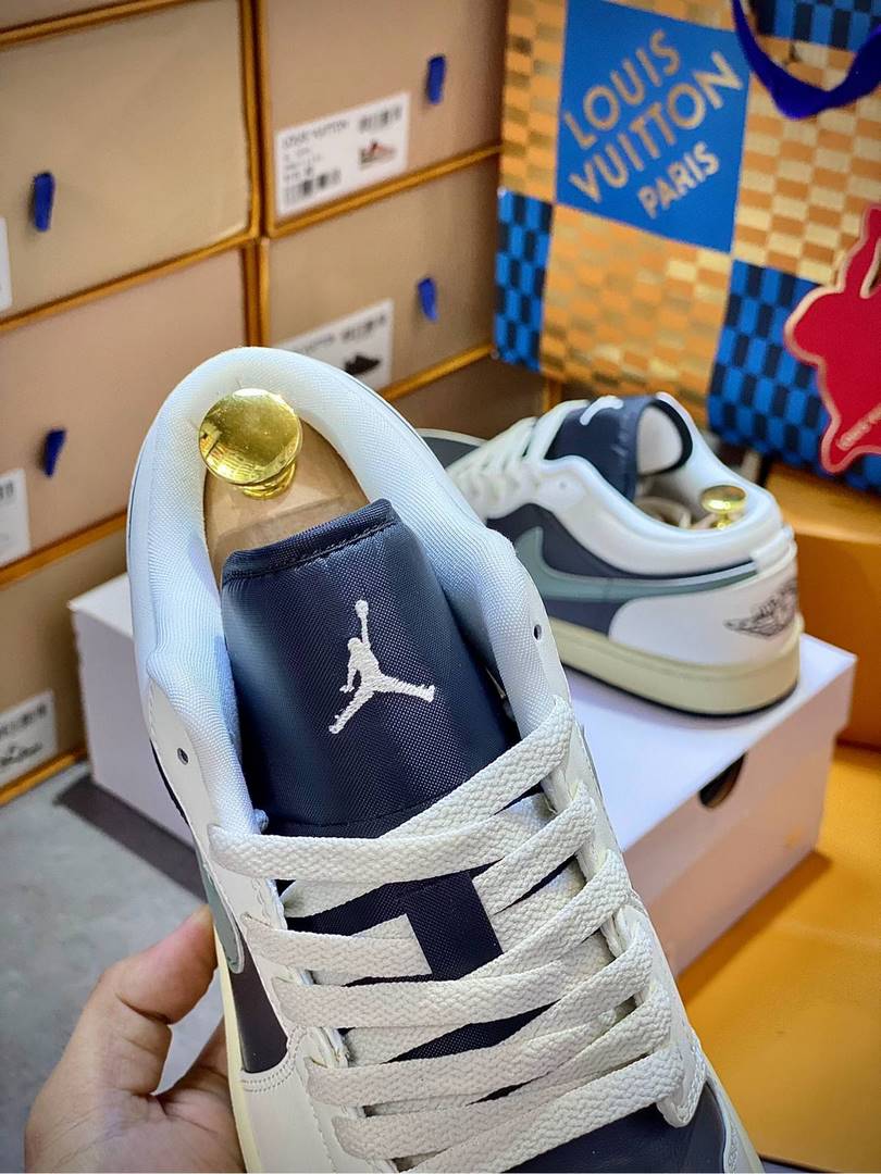 Giày Nike Air Jordan 1 Low Jade Smoke Like Auth