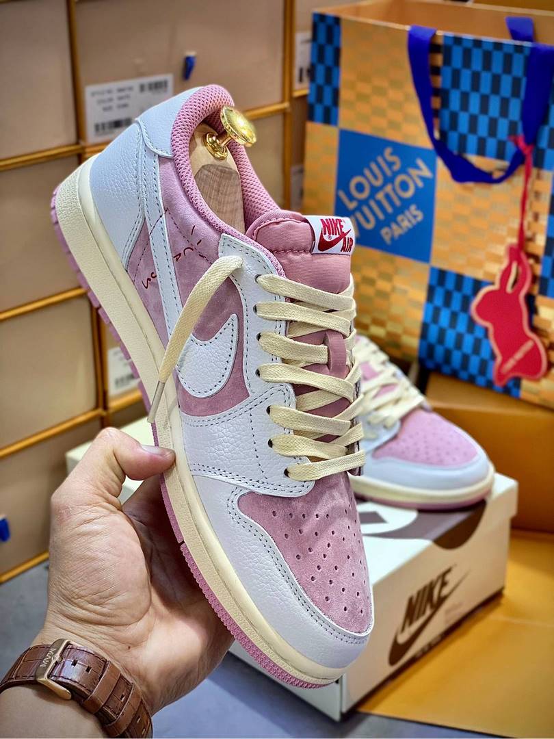 Giày Jordan 1 Low OG Travis Scott Màu Hồng Shy Like Auth