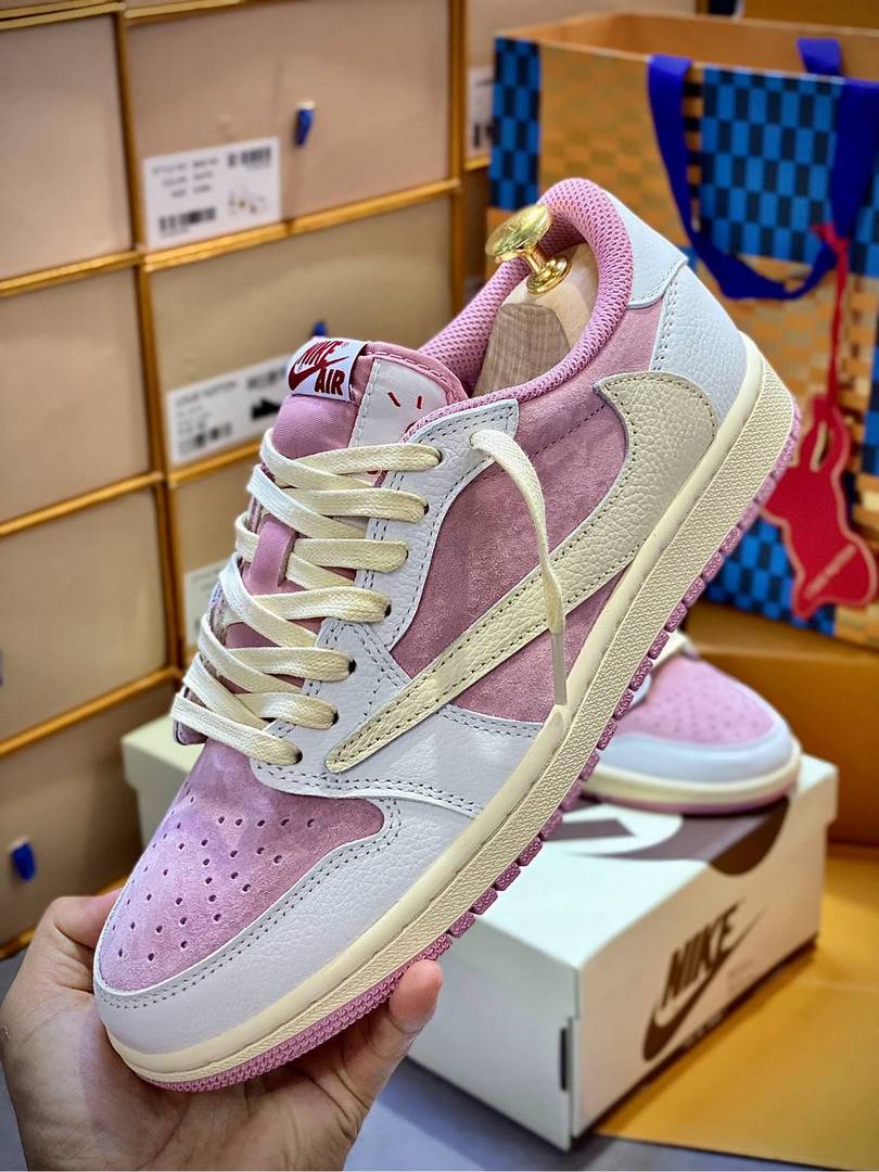 Giày Jordan 1 Low OG Travis Scott Màu Hồng Shy Like Auth