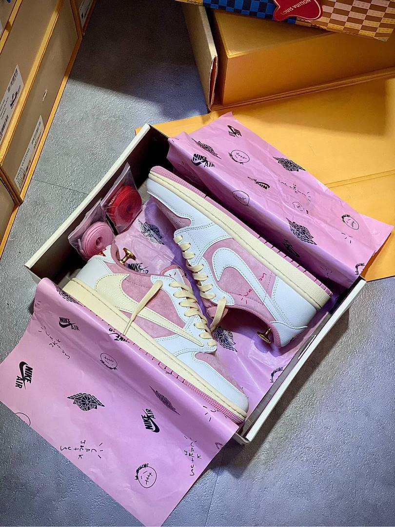 Giày Jordan 1 Low OG Travis Scott Màu Hồng Shy Like Auth