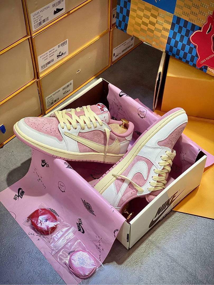 Giày Jordan 1 Low OG Travis Scott Màu Hồng Shy Like Auth