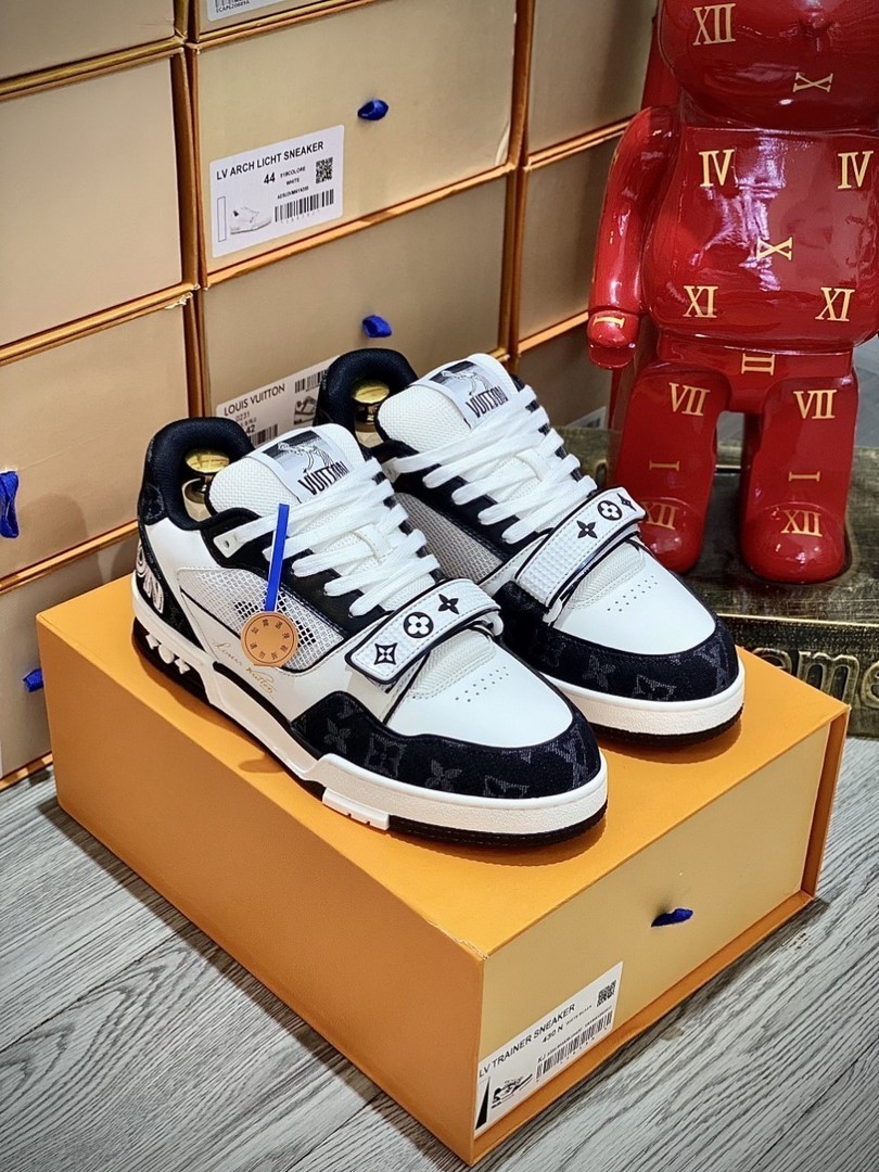 Giày Louis Vuitton Lv Trainer Monogram Black quai Velcro Best Quality