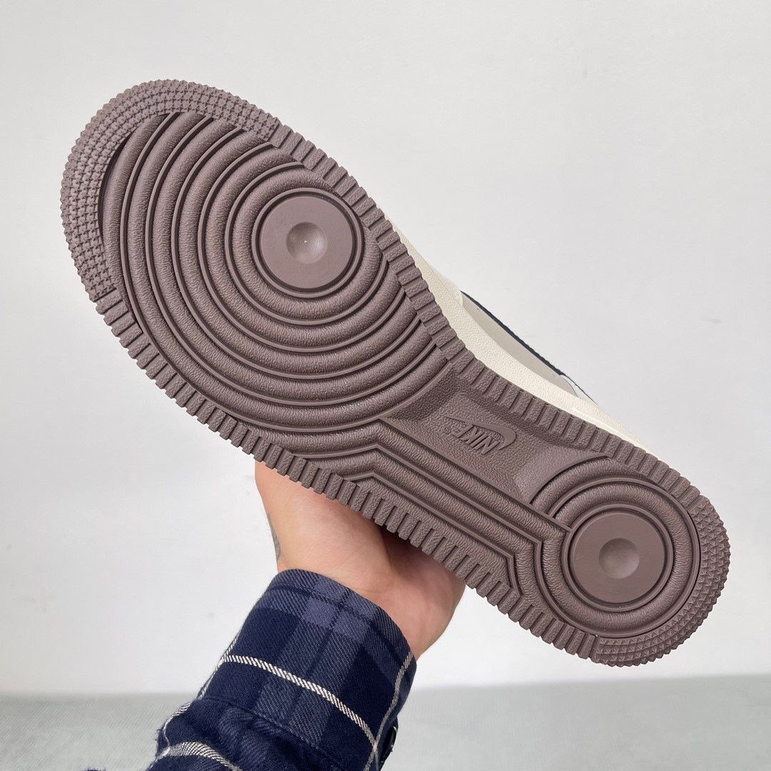 Giày Nike Air Force One X Louis Vuitton Custom Bown
