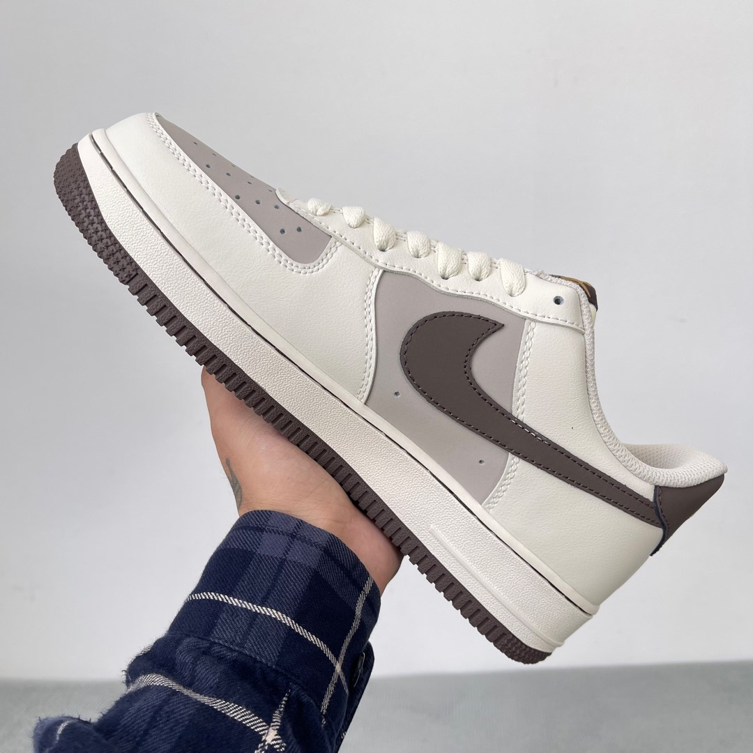 Giày Nike Air Force One X Louis Vuitton Custom Bown