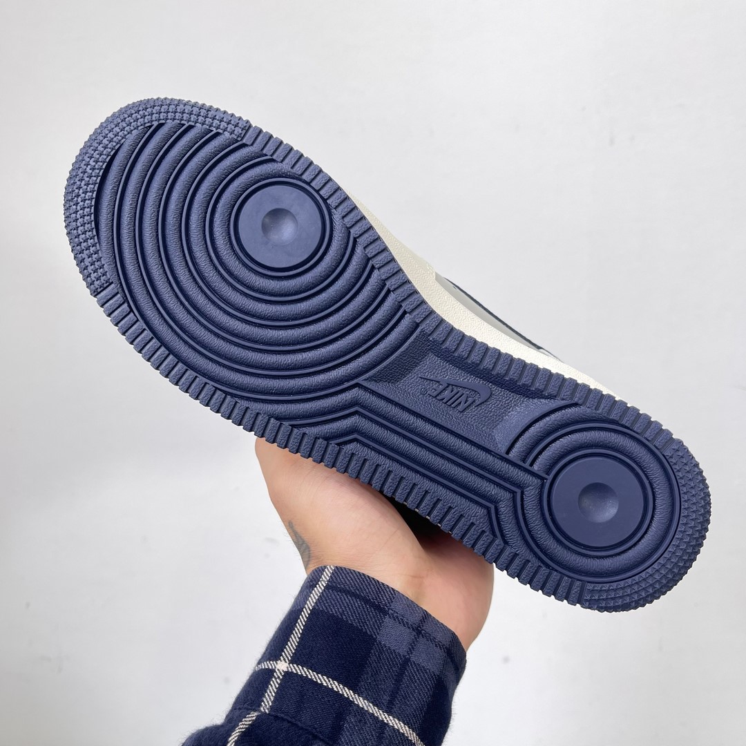 Giày Nike Air Force One X Louis Vuitton