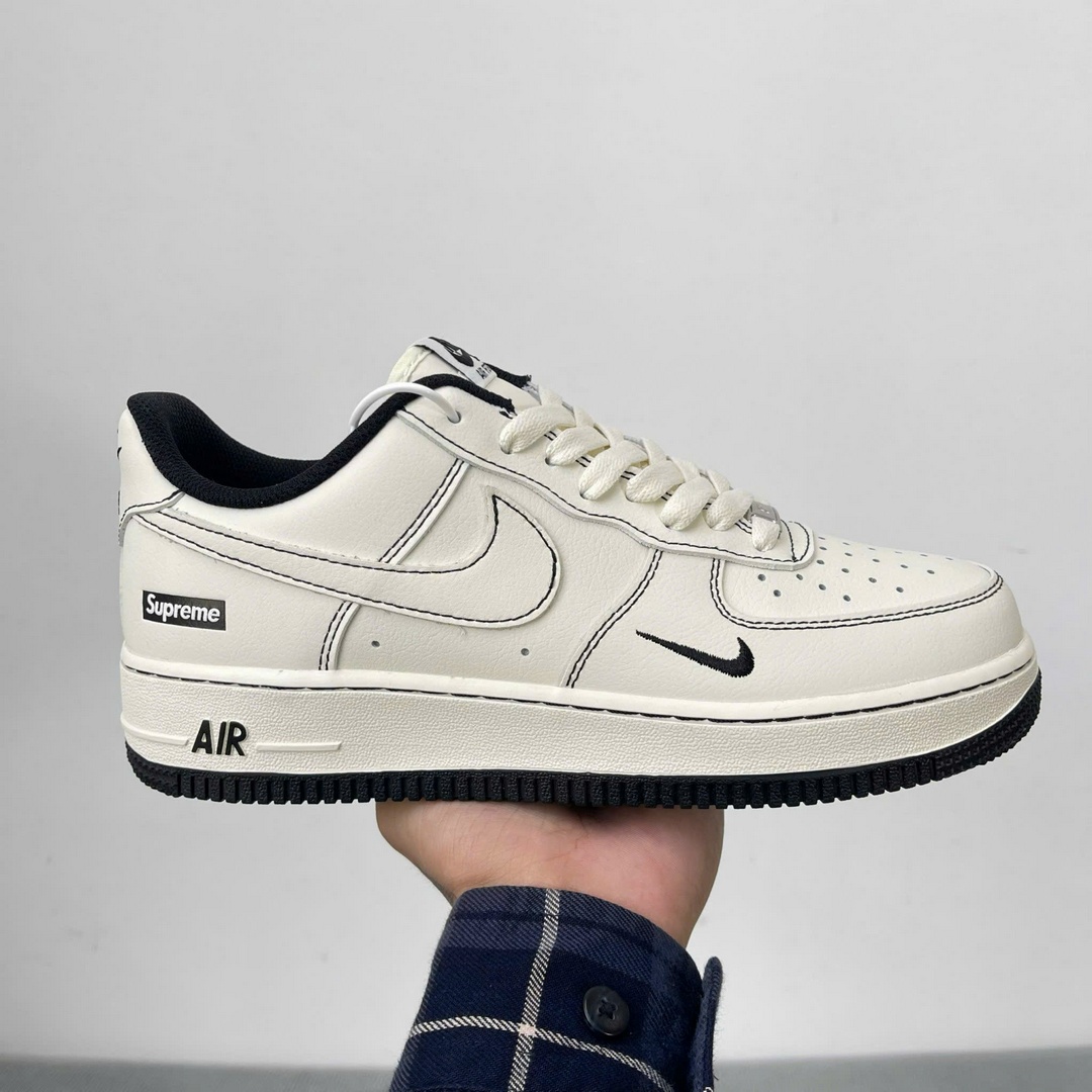 Giày Air Force 1 x Supreme Màu Trắng Viền Đen