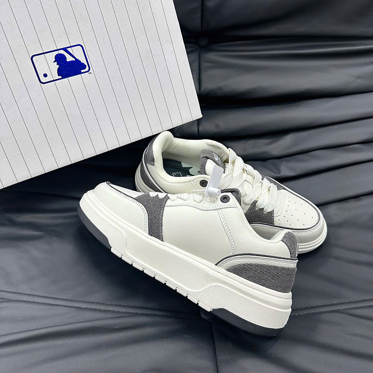 Giày MLB Chunky Liner Denim Pocket New York Yankees Black