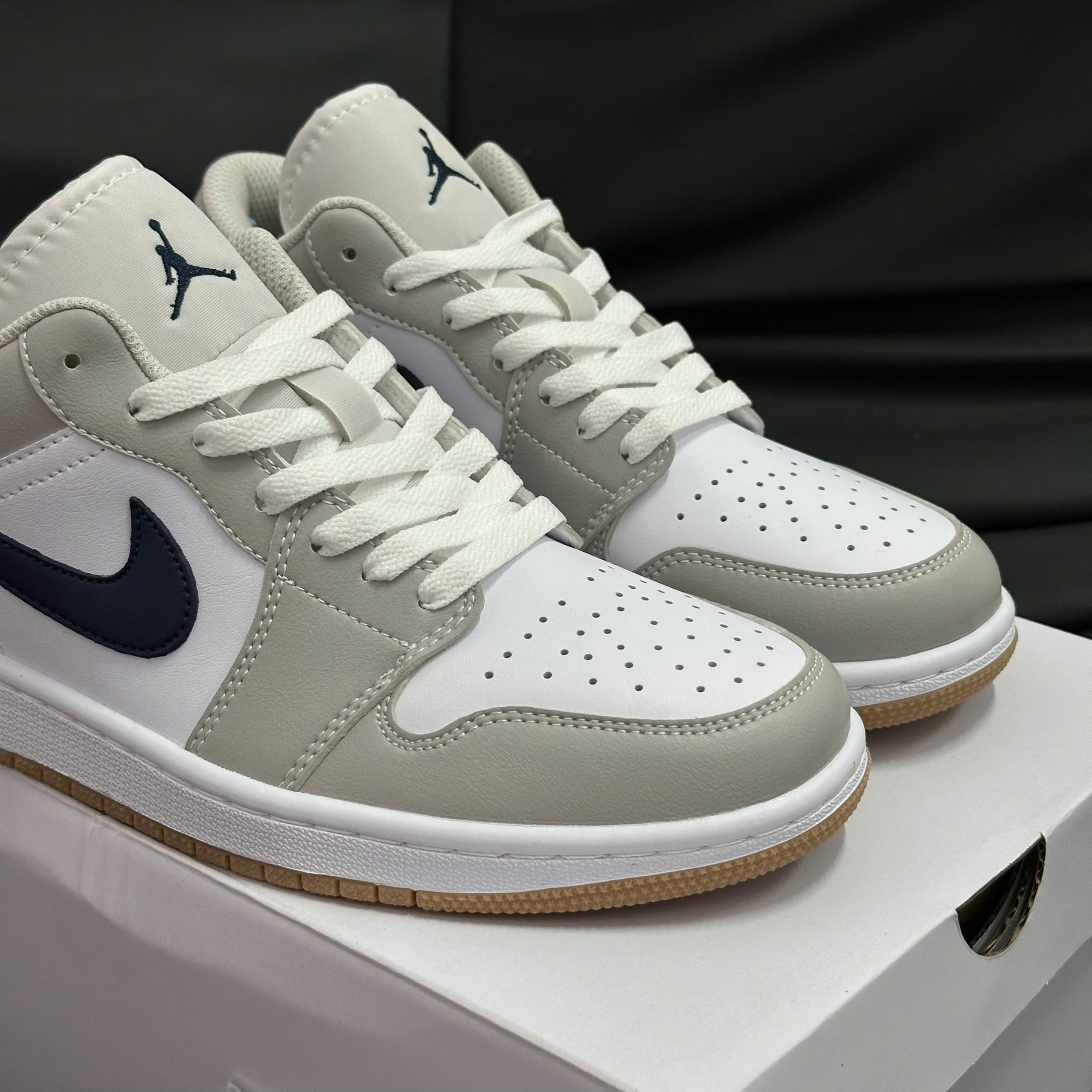 Giày Nike Air Jordan 1 Low ‘Georgetown’