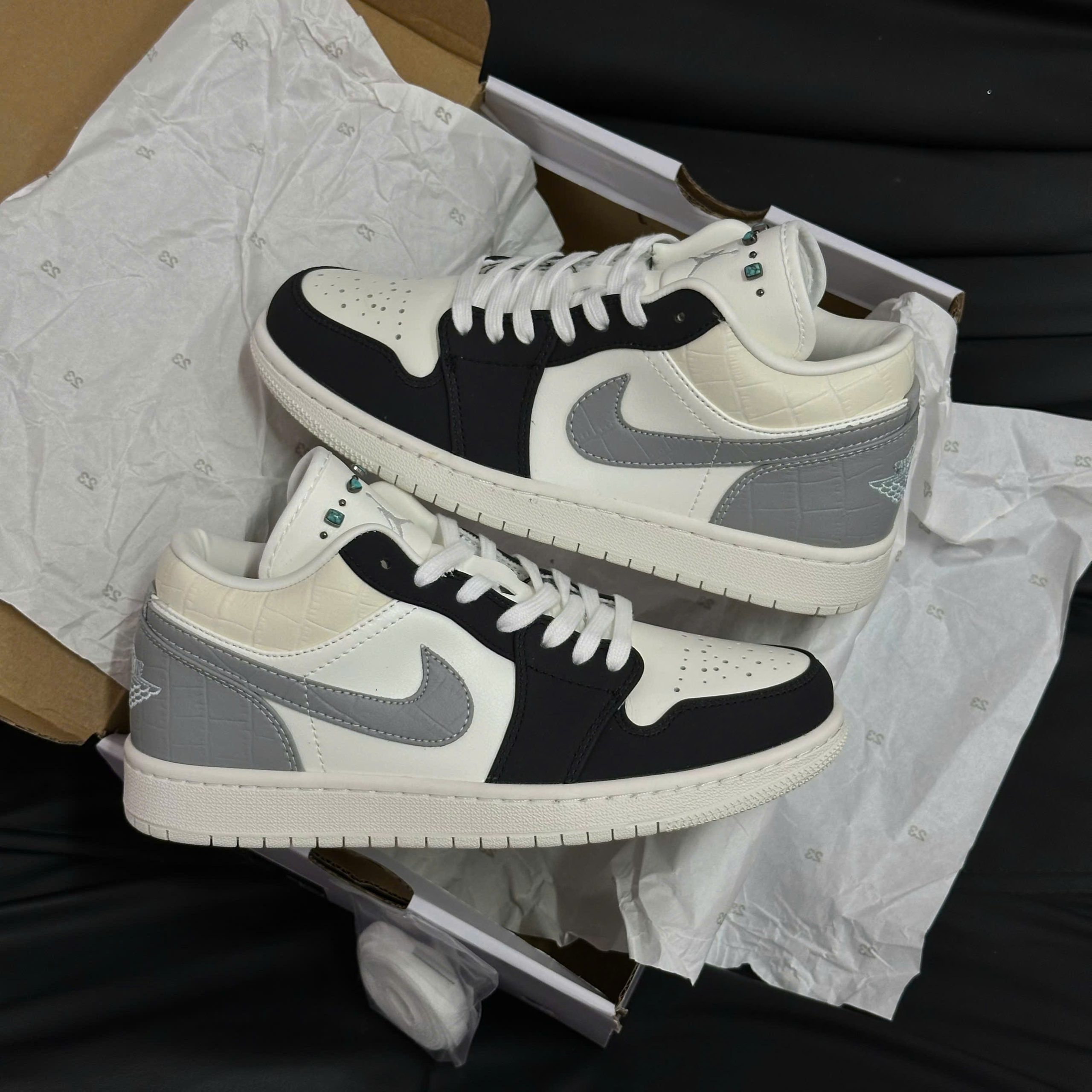 Giày Nike Air Jordan 1 Low ‘Sail Light Smoke Grey’
