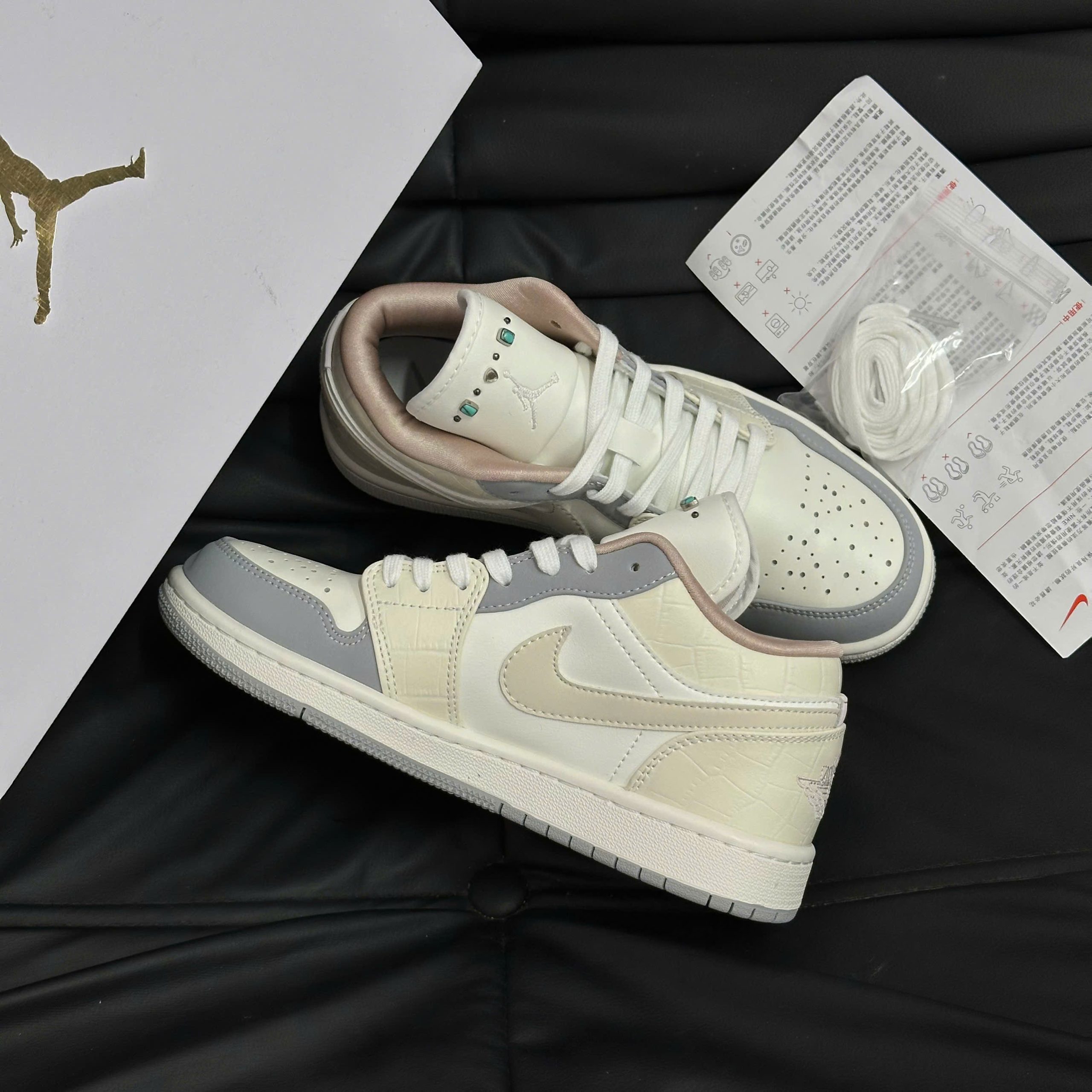 Giày Nike Air Jordan 1 Low ‘Sail Soft Pearl Like Auth