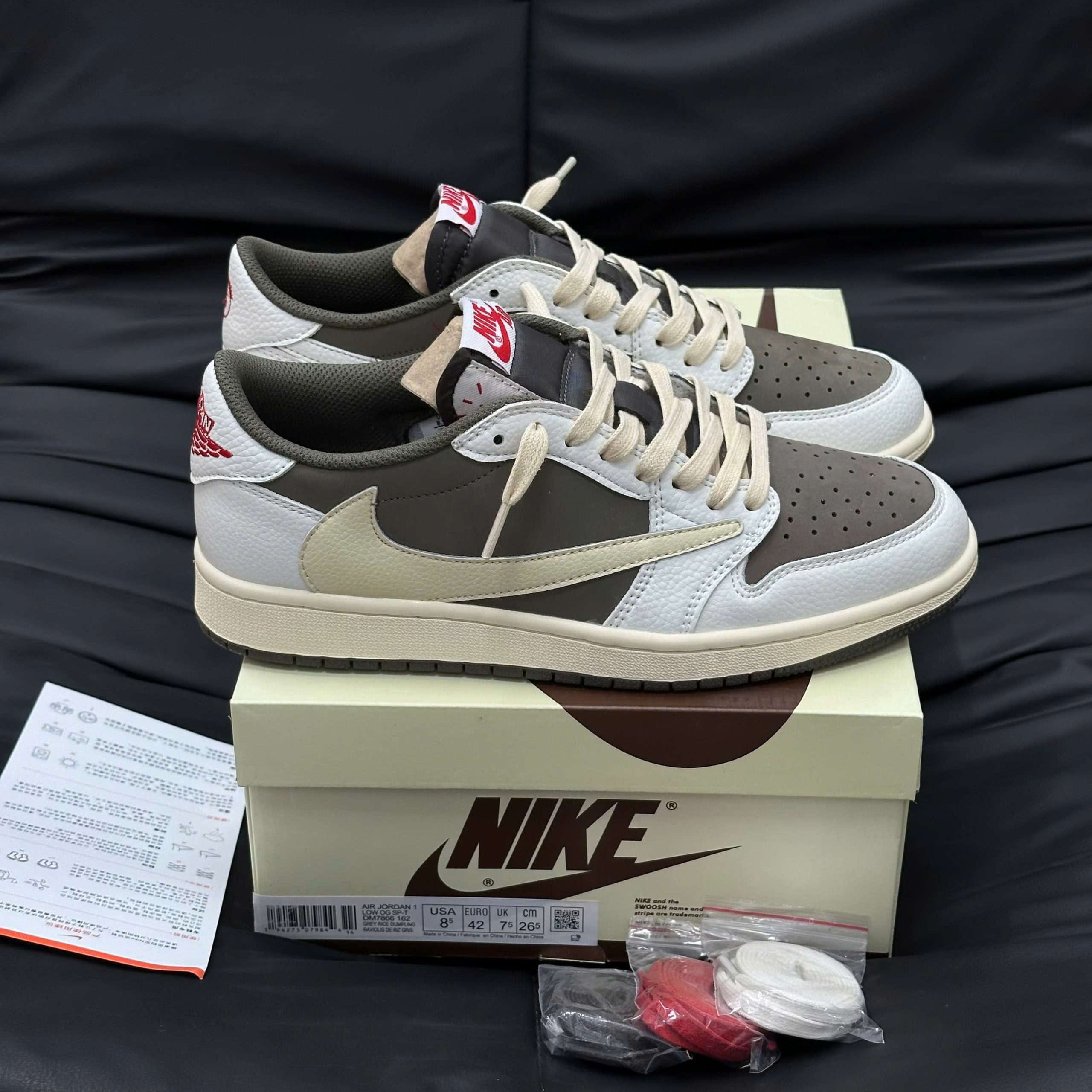 Giày Nike Air Jordan 1 Low x Travis Scott ‘Sail and Ridgerock’