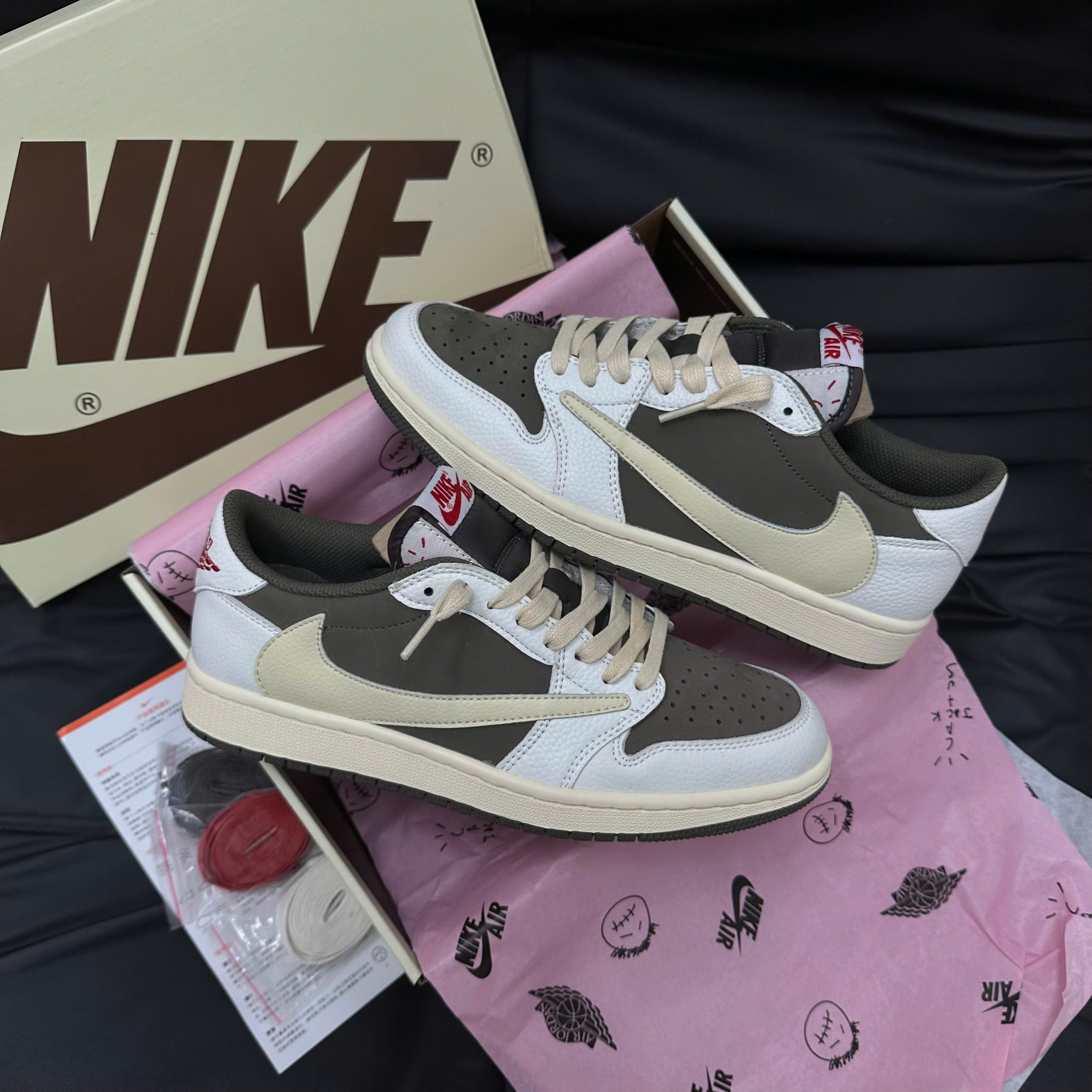 Giày Nike Air Jordan 1 Low x Travis Scott ‘Sail and Ridgerock’
